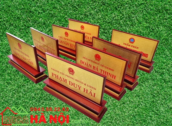 Biển tên chức danh gỗ đồng đẹp Biển tên chức danh gỗ đồng đẹp